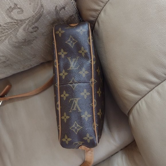 Incredible Authentic Louis Vuitton Vintage Bag👜 - Picture 8 of 12